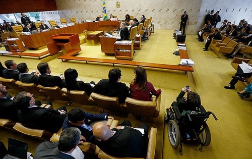 Segundo decisão do STF poder público deve cortar salários de servidores grevistas